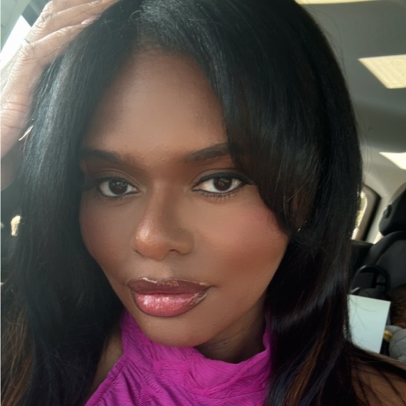 Meet your Posher, Tiara - Picture 1 of 1